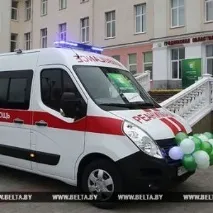 Гродненська обласна дитяча лікарня отримала в подарунок реанімобіль, З Гродно обласна