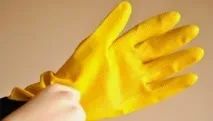 Як позбутися цвілі на стелі у ванній цвілі
