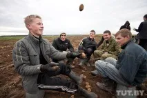 Як ми їздили на картоплю, Back in the USSR їздили