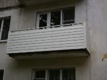 Як обшити балкон сайдинга