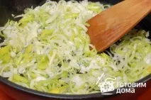 Короп, запечений з цибулею-пореєм та грибами - покроковий рецепт з фото на Готуємо вдома короп