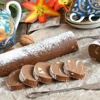 Ковбаска з печива зі згущеним молоком ковбаска