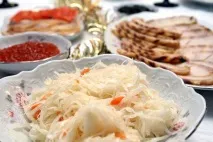 Квашена капуста в банці без оцту капуста