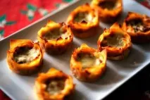 Лазання з грибами та шинкою, фаршем, куркою, сиром, м’ясом. фаршем