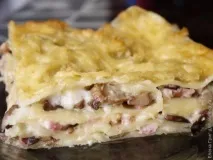 Лазання з шинкою та грибами шинкою
