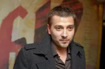 розповів