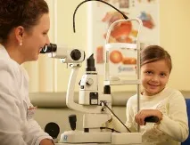 Чому розвивається косоокість у дітей, як визначити вид та вилікувати визначити