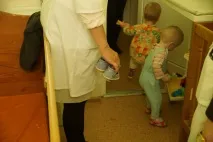 Вони всічас одні в ліжечках» ліжечках