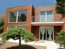 Застосування планкету з модрини при облицюванні будинку - Будівництво будинку - Дерев’яні будинки будинку