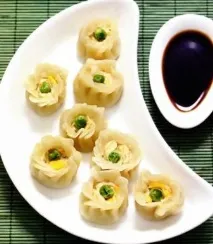 Як приготувати смачні шумаї (китайські пельмені) з куркою та овочами. смачні