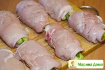 Рулети з курячої грудки зі спаржею та локшиною - Смачні рецепти у Марини вдома спаржею