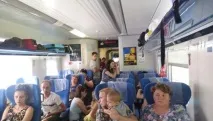 Стояча подорож поїздом підвищеного комфорту Hyundai поїздом