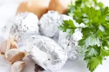Вчені з’ясували, чим небезпечна кулінарна фольга для запікання вчені