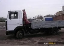 Трудяга МАЗ 437041 використовується для перевезення різних вантажів. перевезення