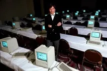 Apple Macintosh, який вийшов 33 роки тому, критикували за відмову від командного рядка вийшов