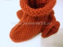 В’язані спицями чобітки для дому язані
