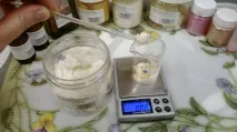 Захисний бальзам для губ з легким преламутровим мерехтінням, FORMULA МИЛА захисний