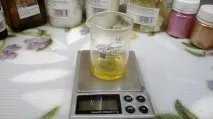 Захисний бальзам для губ з легким преламутровим мерехтінням, FORMULA МИЛА легким