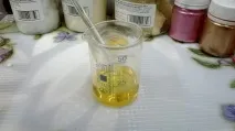 Захисний бальзам для губ з легким преламутровим мерехтінням, FORMULA МИЛА легким