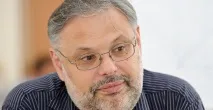 М. Хазін. Що відбувається з карбованцем карбованцем