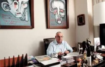 Член - Рокфеллерівського клубу таємний світовий уряд працює погано, подивіться що діється таємний