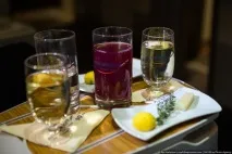 Чим годують у літаку подається