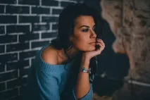 мене