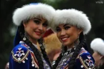 головний
