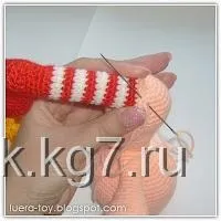 Лялька в смугастих панчохах, Клубок панчохах