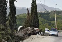 Кумівство, корупція та бездоріжжя кумівство