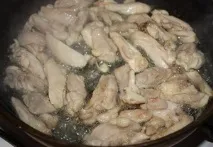 Курка з баклажанами по-китайськи сковороду