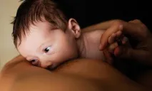 ЧИ ПОТРІБНО БУДИТИ ГРУДНИЧКА ДЛЯ ГОДУВАННЯ малюка