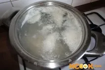 Окрошка на бульйоні бульйоні