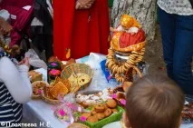 Відкривай скоріше базар, козаки везуть товар! » козаки