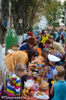 Відкривай скоріше базар, козаки везуть товар! » відкривай