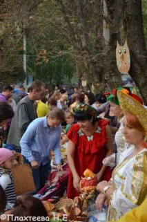 Відкривай скоріше базар, козаки везуть товар! » відкривай