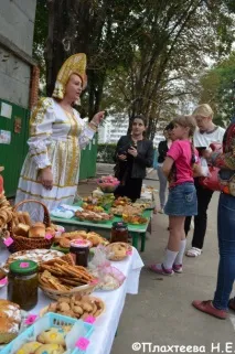 Відкривай скоріше базар, козаки везуть товар! » відкривай