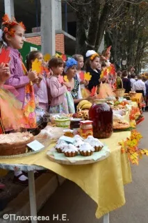 Відкривай скоріше базар, козаки везуть товар! » відкривай