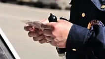 Чому судові пристави списують оплату за один штраф кілька разів пристави