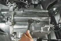 Перевірка рівня та заміна масла в коробці Chery Tiggo перевірка