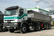 Рено Керакс французький самоскид по-українськи керакс
