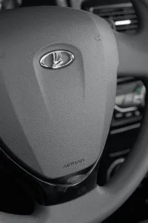 У деталях офіційні зображення рестайлінгової LADA Priora деталях