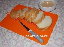 Смачні домашні сухарики з батона з кетчупом, спеціями та гірчицею кетчупом
