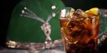 Горілка з колою - коктейль із горілки з газованими напоями горілка