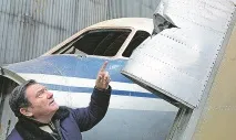 Погляд» дізнався, навіщо авіатори стріляють по літаках живими курями навіщо