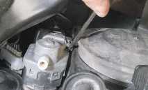Заміна електрокоректора світла блок-фари Nissan Qashqai 2007 заміна