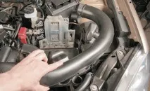 Заміна електрокоректора світла блок-фари Nissan Qashqai 2007 заміна