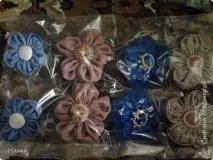 Квіти з тканини для маленьких модниць або симпатичні резиночки для волосся. тканини