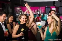 Як одягнутися на корпоратив жінці. жінці