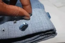 Як прикрасити джинси своїми руками - прикраси з джинси своїми руками. своїми